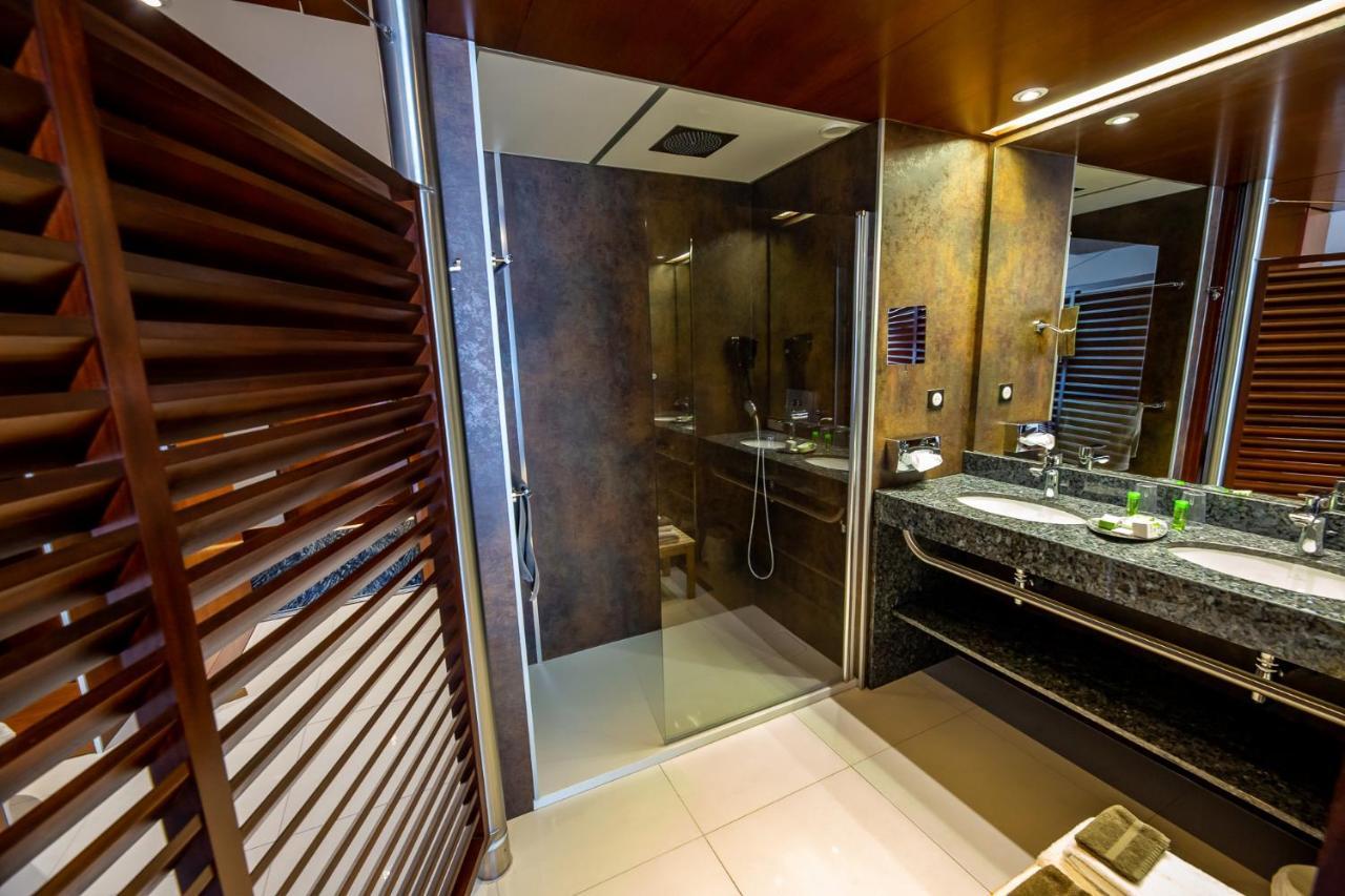 Hotel Le Grand Pavois เฟก็องป์ ภายนอก รูปภาพ
