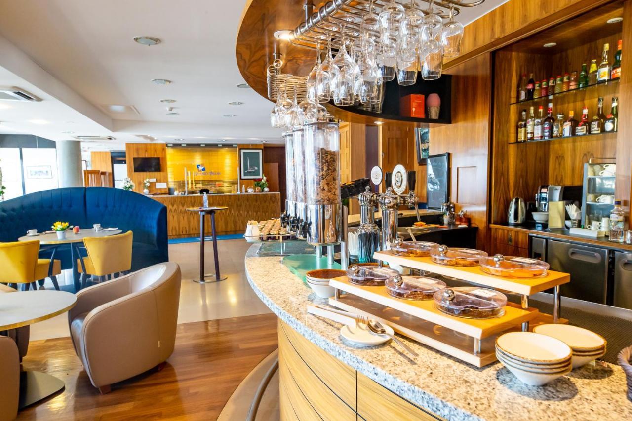 Hotel Le Grand Pavois เฟก็องป์ ภายนอก รูปภาพ